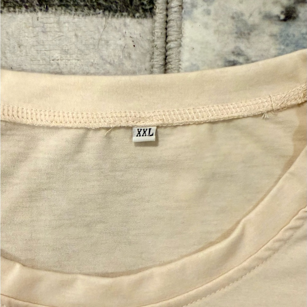 4/$20 🛍️ Super Soft Cream T-Shirt with Moon and Stars Design - Picture 3 of 6